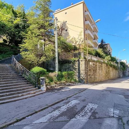 Crispi 85 - Air Conditioner - Teatro Rossetti Apartman Trieszt Kültér fotó