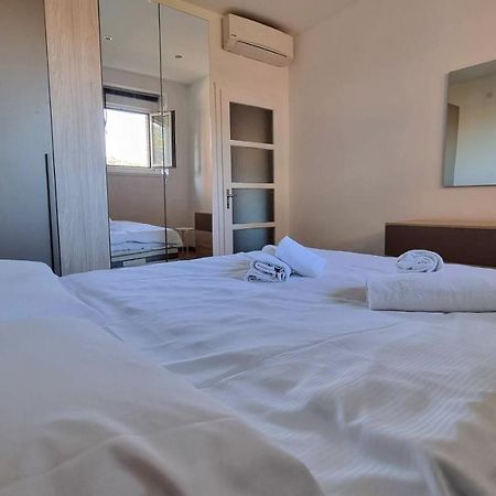 Crispi 85 - Air Conditioner - Teatro Rossetti Apartman Trieszt Kültér fotó