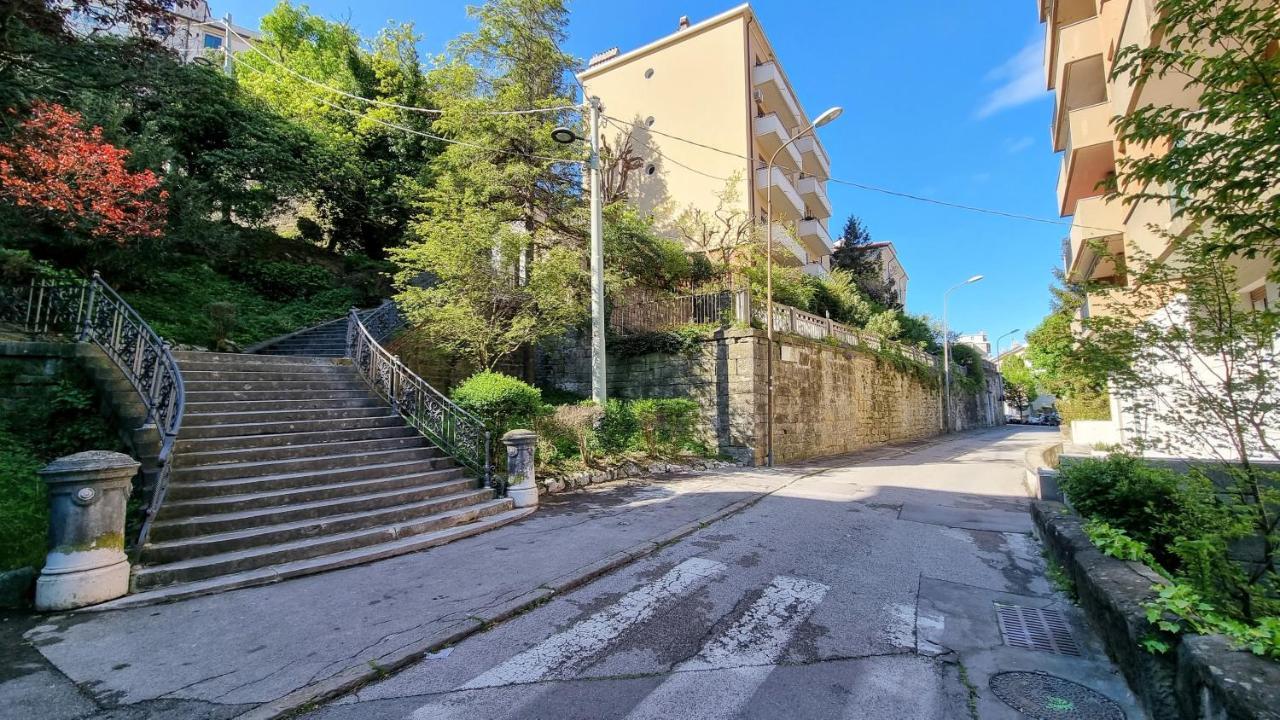 Crispi 85 - Air Conditioner - Teatro Rossetti Apartman Trieszt Kültér fotó