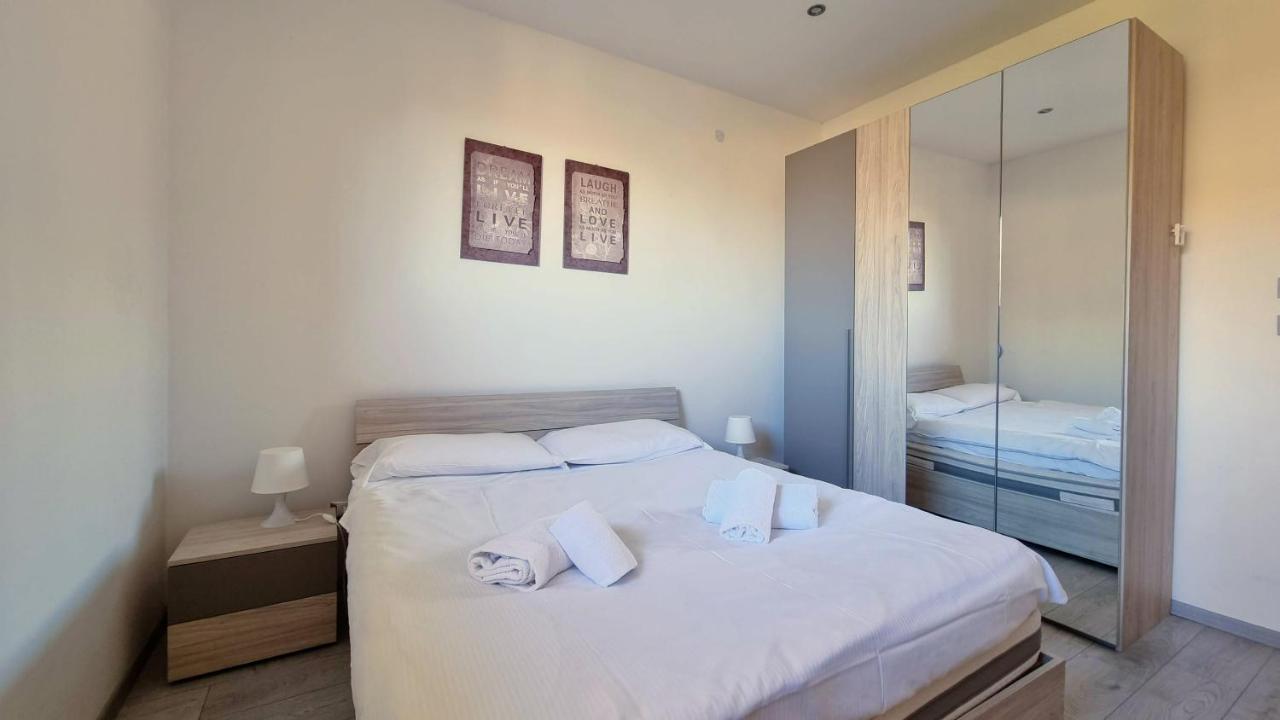 Crispi 85 - Air Conditioner - Teatro Rossetti Apartman Trieszt Kültér fotó