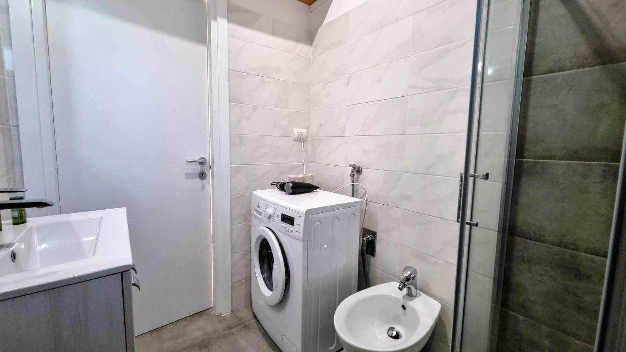 Crispi 85 - Air Conditioner - Teatro Rossetti Apartman Trieszt Kültér fotó
